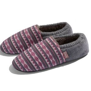 Women’s Equinox Laidback Slipper Barberry NWT Size 6-7‎